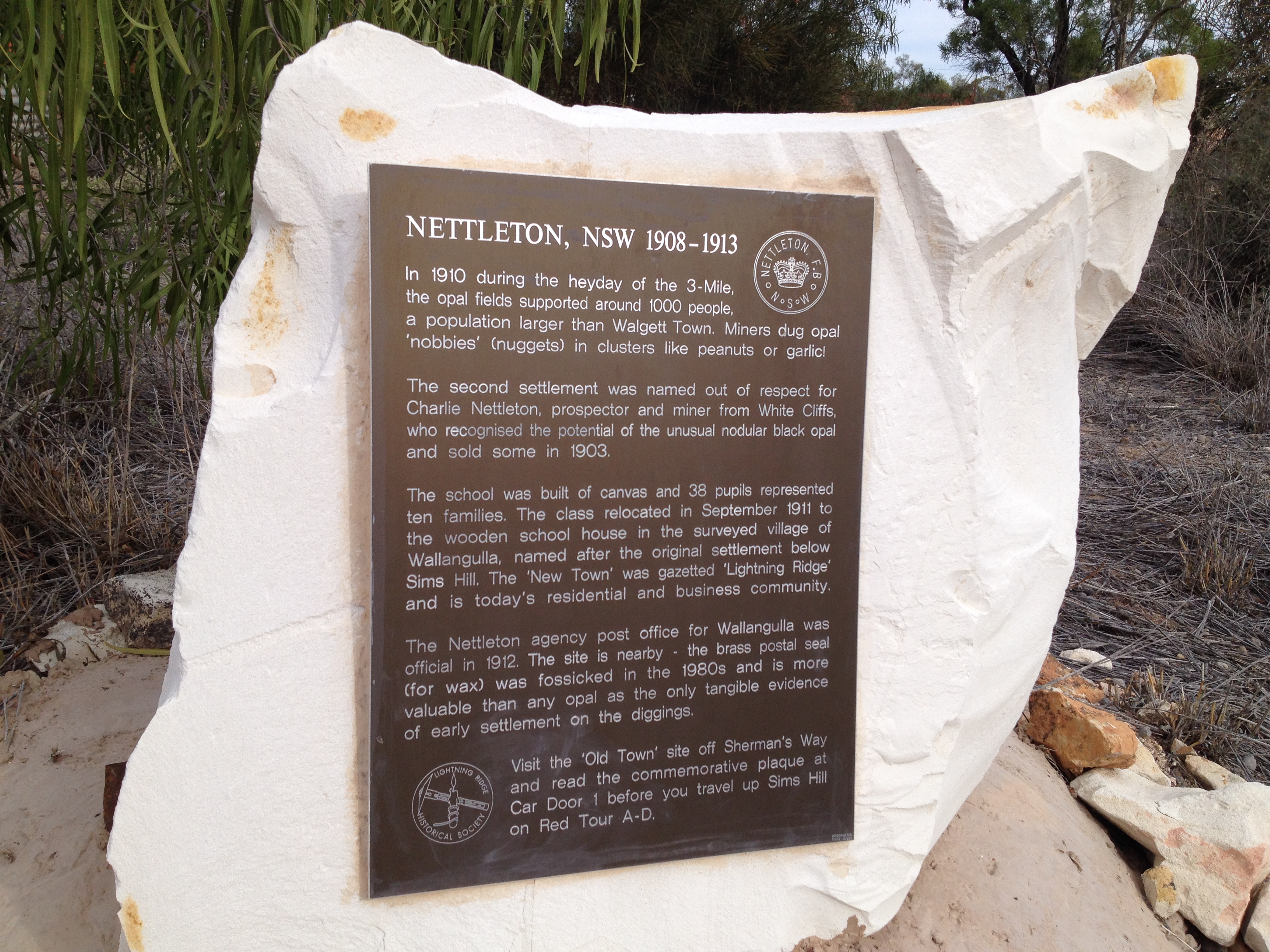 Lightning Ridge - Charlie Nettleton Memorial Plaque