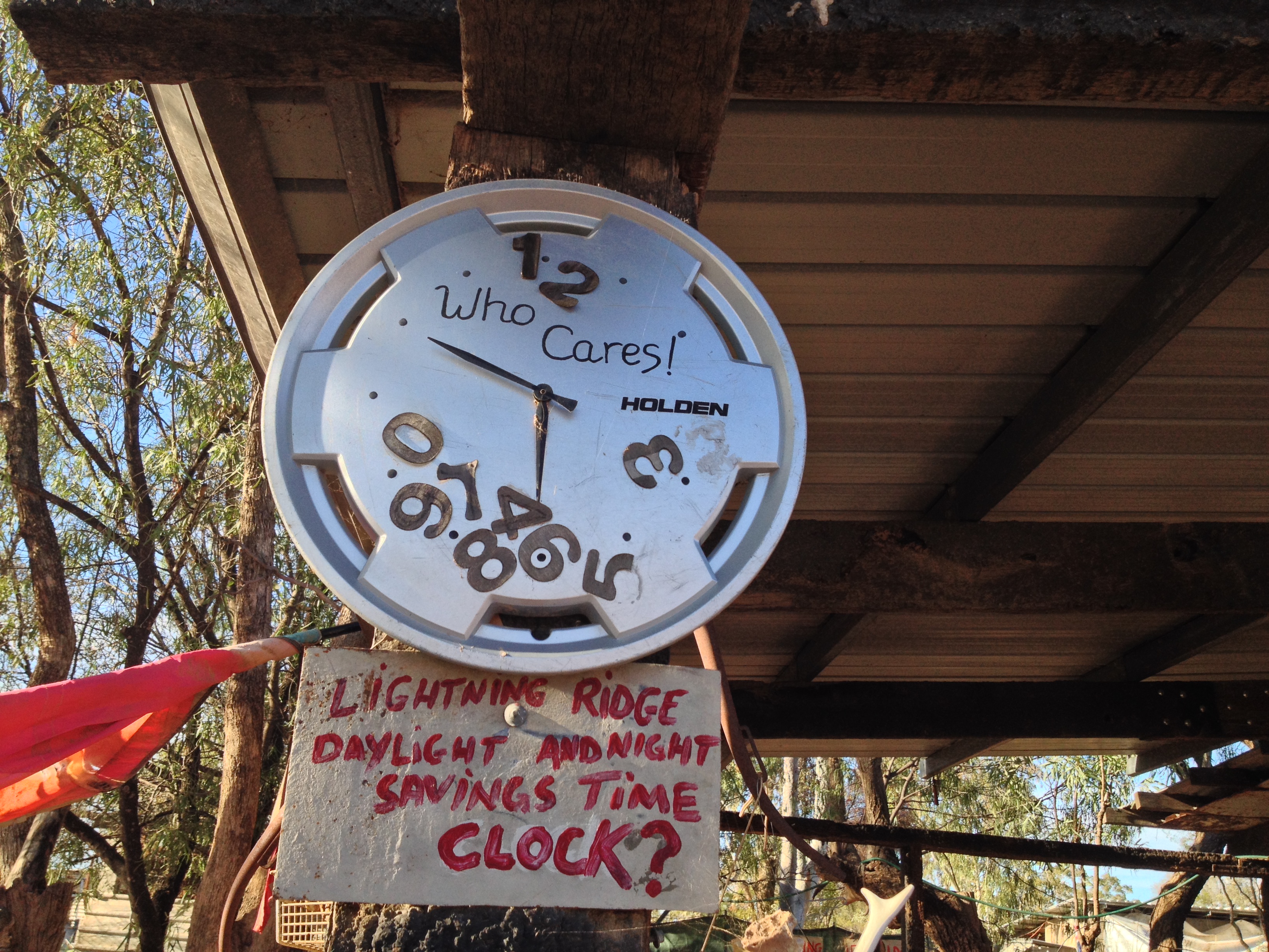 Lightning Ridge - What's Daylight Savings?