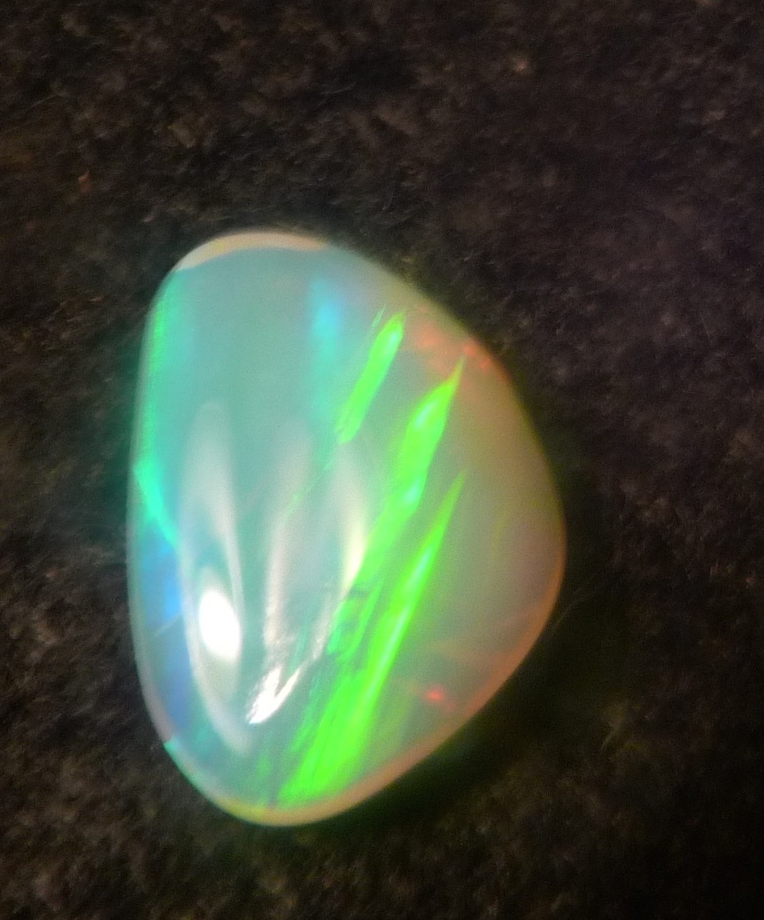 Australian Opal - No background colour